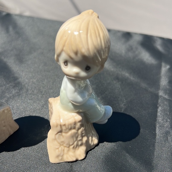 Precious moments salt and pepper shaker - Picture 4 of 5